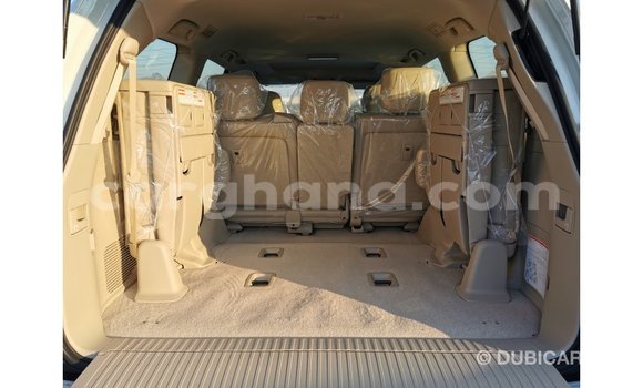 Buy Import Toyota Land Cruiser White Car in Import - Dubai in Ashanti Buy Import Toyota Land Cruiser White Car in Import - Dubai in Ashanti