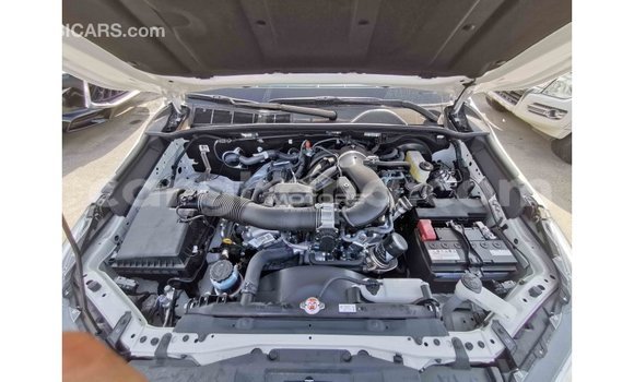 Sayi Imported Toyota Hilux White Mota in Import - Dubai a Ashanti Sayi Imported Toyota Hilux White Mota in Import - Dubai a Ashanti