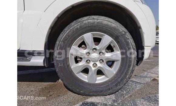 Sayi Imported Mitsubishi Pajero White Mota in Import - Dubai a Ashanti Sayi Imported Mitsubishi Pajero White Mota in Import - Dubai a Ashanti