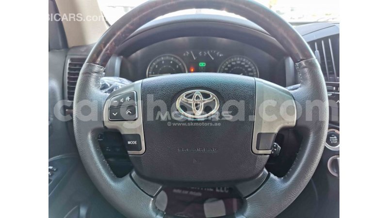 Big with watermark toyota land cruiser ashanti import dubai 27122