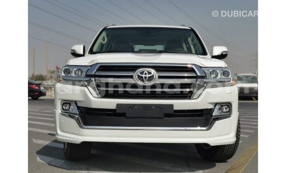 Ra Imported Toyota Land Cruiser funfun Ọkọ̀ in Import - Dubai ni Ashanti Ra Imported Toyota Land Cruiser funfun Ọkọ̀ in Import - Dubai ni Ashanti