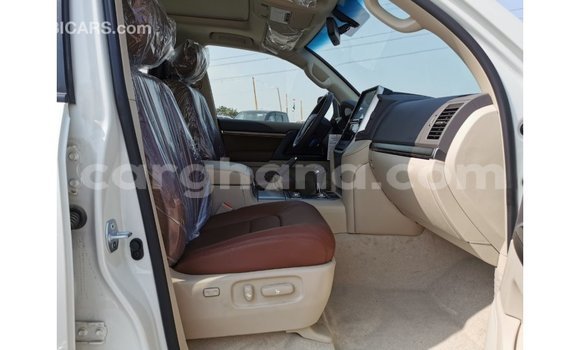Ra Imported Toyota Land Cruiser funfun Ọkọ̀ in Import - Dubai ni Ashanti Ra Imported Toyota Land Cruiser funfun Ọkọ̀ in Import - Dubai ni Ashanti