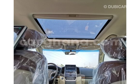 Ra Imported Toyota Land Cruiser funfun Ọkọ̀ in Import - Dubai ni Ashanti Ra Imported Toyota Land Cruiser funfun Ọkọ̀ in Import - Dubai ni Ashanti