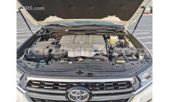 Ra Imported Toyota Land Cruiser funfun Ọkọ̀ in Import - Dubai ni Ashanti Ra Imported Toyota Land Cruiser funfun Ọkọ̀ in Import - Dubai ni Ashanti