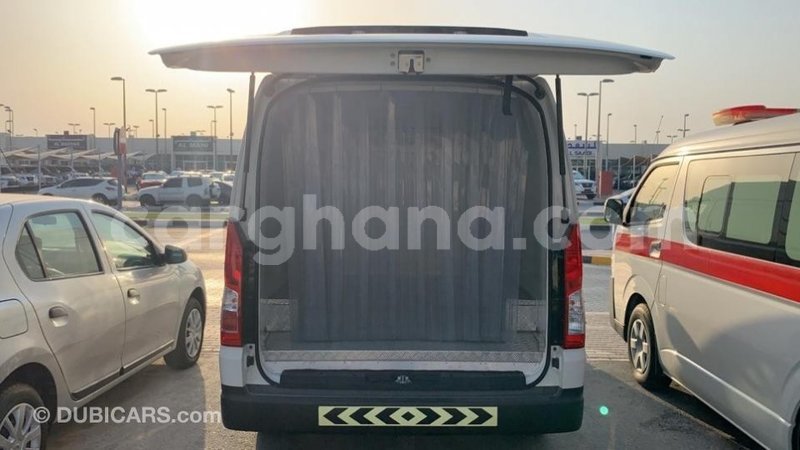 Big with watermark toyota hiace ashanti import dubai 27207