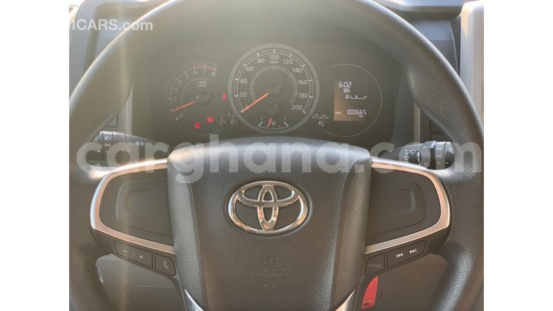 Big with watermark toyota hiace ashanti import dubai 27207