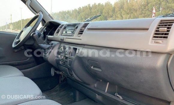 Ra Imported Toyota Hiace funfun Ọkọ̀ in Import - Dubai ni Ashanti Ra Imported Toyota Hiace funfun Ọkọ̀ in Import - Dubai ni Ashanti
