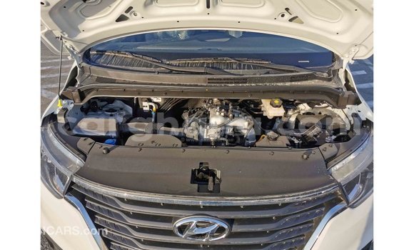 Ra Imported Hyundai Cargo funfun Ọkọ̀ in Import - Dubai ni Ashanti Ra Imported Hyundai Cargo funfun Ọkọ̀ in Import - Dubai ni Ashanti