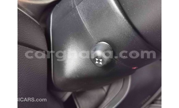 Ra Imported Dodge Challenger funfun Ọkọ̀ in Import - Dubai ni Ashanti Ra Imported Dodge Challenger funfun Ọkọ̀ in Import - Dubai ni Ashanti