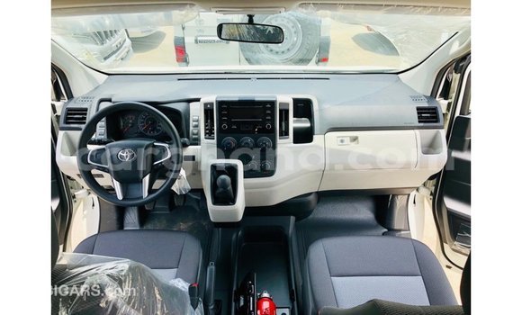 Ra Imported Toyota Hiace funfun Ọkọ̀ in Import - Dubai ni Ashanti Ra Imported Toyota Hiace funfun Ọkọ̀ in Import - Dubai ni Ashanti