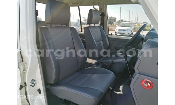 Buy Import Toyota Land Cruiser White Car in Import - Dubai in Ashanti Buy Import Toyota Land Cruiser White Car in Import - Dubai in Ashanti