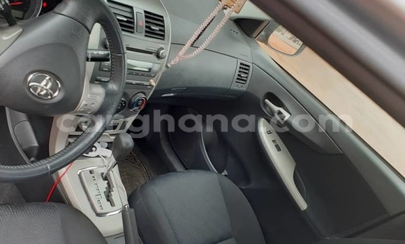 Sayi Na hannu Toyota Corolla Azurfa Mota in Kumasi a Ashanti Sayi Na hannu Toyota Corolla Azurfa Mota in Kumasi a Ashanti