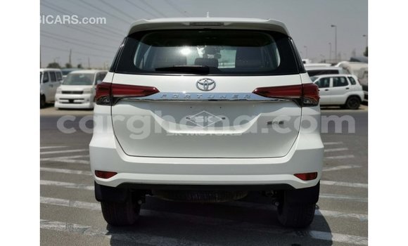 Sayi Imported Toyota Fortuner White Mota in Import - Dubai a Ashanti Sayi Imported Toyota Fortuner White Mota in Import - Dubai a Ashanti