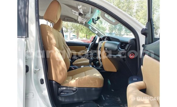 Sayi Imported Toyota Fortuner White Mota in Import - Dubai a Ashanti Sayi Imported Toyota Fortuner White Mota in Import - Dubai a Ashanti