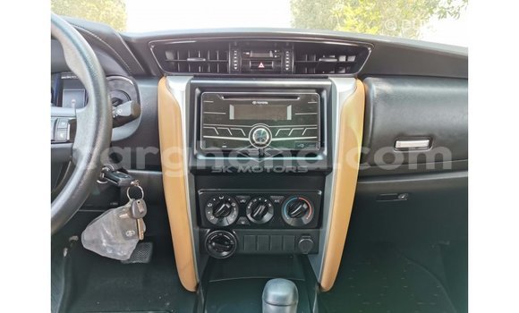Sayi Imported Toyota Fortuner White Mota in Import - Dubai a Ashanti Sayi Imported Toyota Fortuner White Mota in Import - Dubai a Ashanti