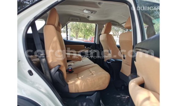 Sayi Imported Toyota Fortuner White Mota in Import - Dubai a Ashanti Sayi Imported Toyota Fortuner White Mota in Import - Dubai a Ashanti