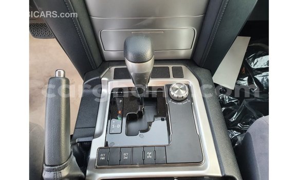 Sayi Imported Toyota Land Cruiser White Mota in Import - Dubai a Ashanti Sayi Imported Toyota Land Cruiser White Mota in Import - Dubai a Ashanti