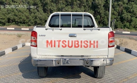 Ra Imported Mitsubishi L200 funfun Ọkọ̀ in Import - Dubai ni Ashanti Ra Imported Mitsubishi L200 funfun Ọkọ̀ in Import - Dubai ni Ashanti
