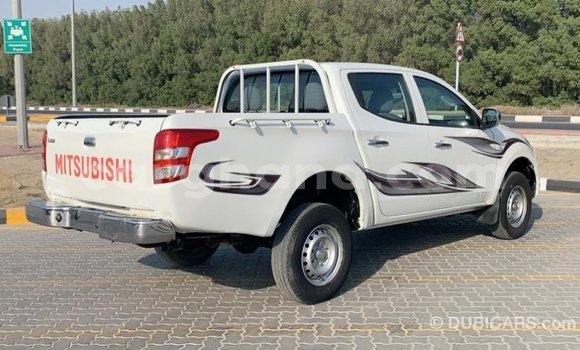 Ra Imported Mitsubishi L200 funfun Ọkọ̀ in Import - Dubai ni Ashanti Ra Imported Mitsubishi L200 funfun Ọkọ̀ in Import - Dubai ni Ashanti