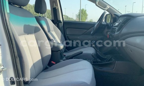 Ra Imported Mitsubishi L200 funfun Ọkọ̀ in Import - Dubai ni Ashanti Ra Imported Mitsubishi L200 funfun Ọkọ̀ in Import - Dubai ni Ashanti