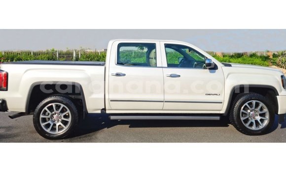 Sayi Imported GMC Sierra White Mota in Import - Dubai a Ashanti Sayi Imported GMC Sierra White Mota in Import - Dubai a Ashanti