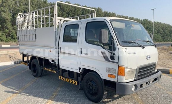 Buy Import Hyundai Accent White Car in Import - Dubai in Ashanti Buy Import Hyundai Accent White Car in Import - Dubai in Ashanti