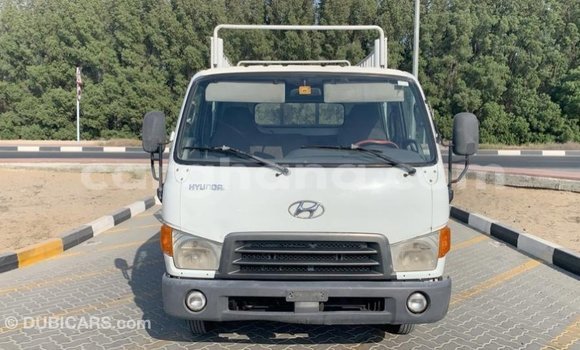 Buy Import Hyundai Accent White Car in Import - Dubai in Ashanti Buy Import Hyundai Accent White Car in Import - Dubai in Ashanti