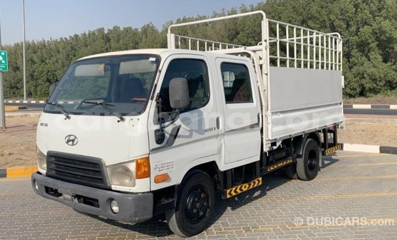 Buy Import Hyundai Accent White Car in Import - Dubai in Ashanti Buy Import Hyundai Accent White Car in Import - Dubai in Ashanti