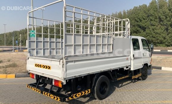 Buy Import Hyundai Accent White Car in Import - Dubai in Ashanti Buy Import Hyundai Accent White Car in Import - Dubai in Ashanti