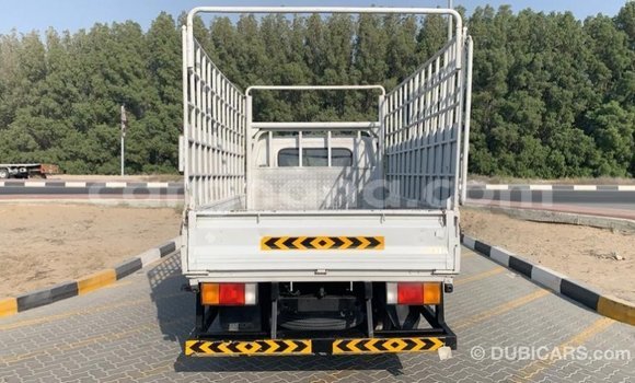 Buy Import Hyundai Accent White Car in Import - Dubai in Ashanti Buy Import Hyundai Accent White Car in Import - Dubai in Ashanti