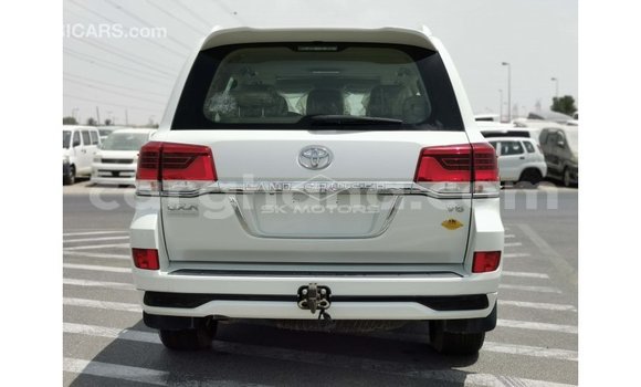 Ra Imported Toyota Land Cruiser funfun Ọkọ̀ in Import - Dubai ni Ashanti Ra Imported Toyota Land Cruiser funfun Ọkọ̀ in Import - Dubai ni Ashanti