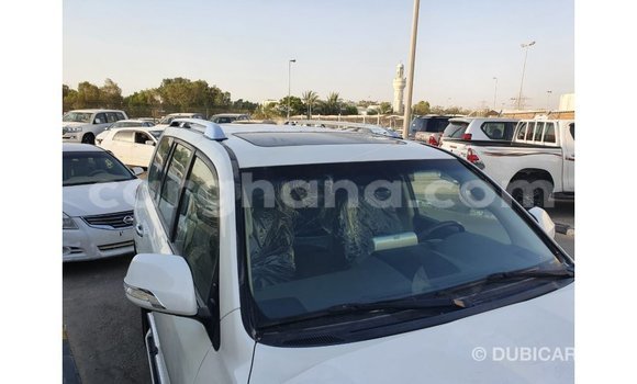 Sayi Imported Toyota Land Cruiser White Mota in Import - Dubai a Ashanti Sayi Imported Toyota Land Cruiser White Mota in Import - Dubai a Ashanti