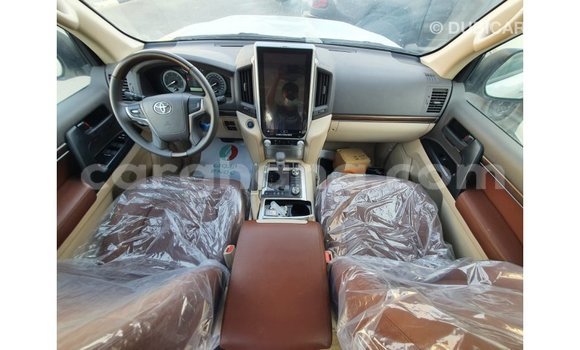 Sayi Imported Toyota Land Cruiser White Mota in Import - Dubai a Ashanti Sayi Imported Toyota Land Cruiser White Mota in Import - Dubai a Ashanti