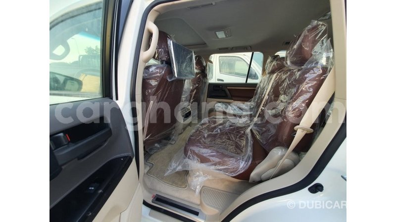 Big with watermark toyota land cruiser ashanti import dubai 27360