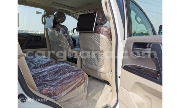 Ra Imported Toyota Land Cruiser funfun Ọkọ̀ in Import - Dubai ni Ashanti Ra Imported Toyota Land Cruiser funfun Ọkọ̀ in Import - Dubai ni Ashanti