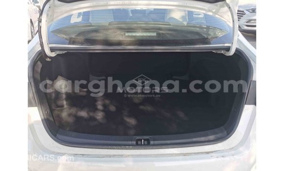 Sayi Imported Toyota Corolla White Mota in Import - Dubai a Ashanti Sayi Imported Toyota Corolla White Mota in Import - Dubai a Ashanti