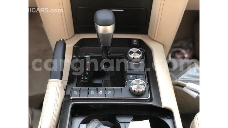 Big with watermark toyota land cruiser ashanti import dubai 27418