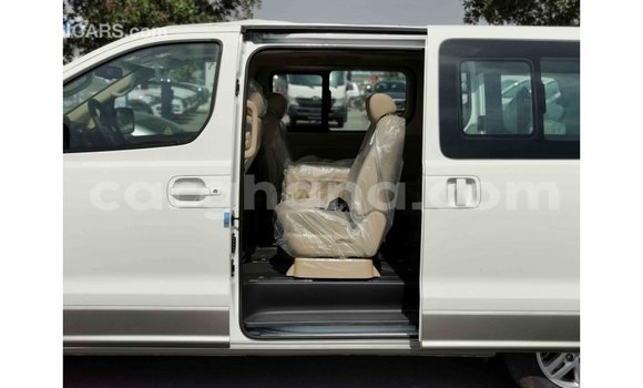 Sayi Imported Hyundai Accent White Mota in Import - Dubai a Ashanti Sayi Imported Hyundai Accent White Mota in Import - Dubai a Ashanti