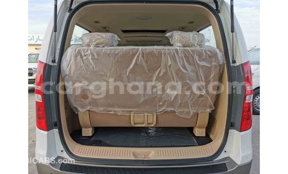 Sayi Imported Hyundai Accent White Mota in Import - Dubai a Ashanti Sayi Imported Hyundai Accent White Mota in Import - Dubai a Ashanti