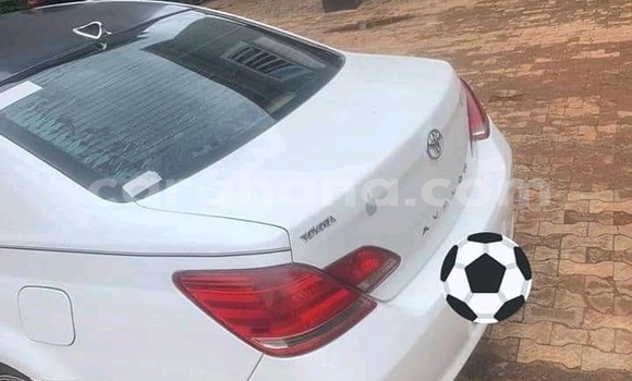 Ra Àlòkù Toyota Corolla funfun Ọkọ̀ in Accra ni Greater Accra