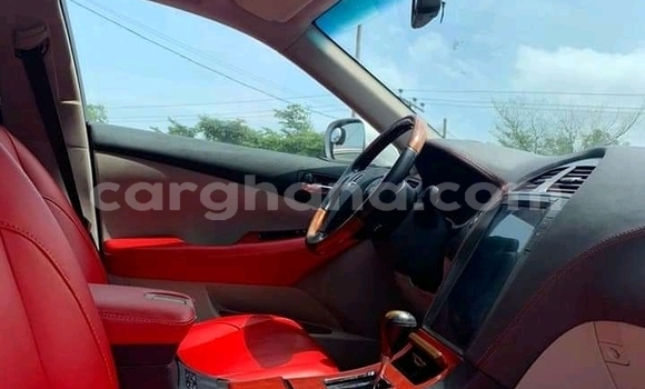 Sayi Na hannu Lexus RX 300 White Mota in Accra a Greater Accra