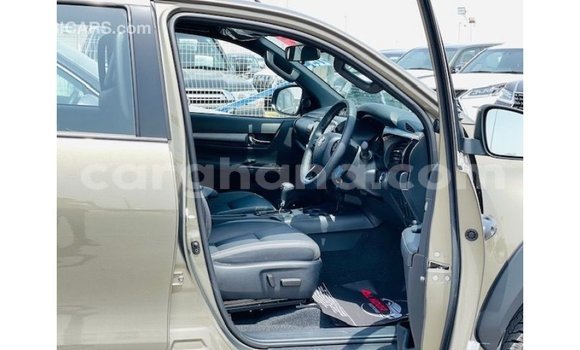 Buy Import Toyota Hilux Green Car in Import - Dubai in Ashanti Buy Import Toyota Hilux Green Car in Import - Dubai in Ashanti
