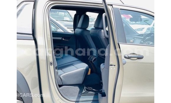 Buy Import Toyota Hilux Green Car in Import - Dubai in Ashanti Buy Import Toyota Hilux Green Car in Import - Dubai in Ashanti