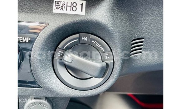 Buy Import Toyota Hilux Green Car in Import - Dubai in Ashanti Buy Import Toyota Hilux Green Car in Import - Dubai in Ashanti