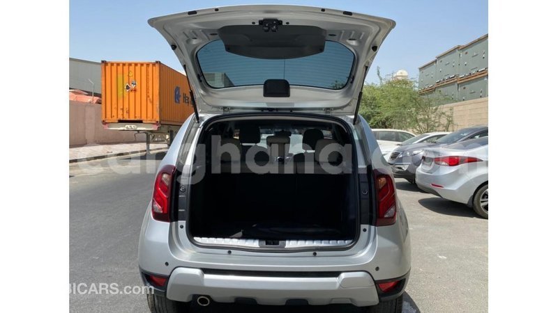 Big with watermark renault duster ashanti import dubai 27560