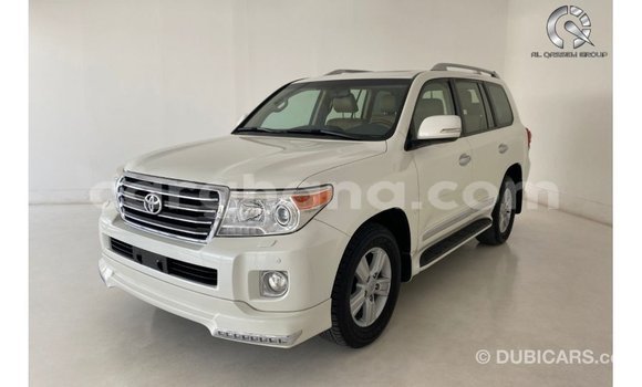 Sayi Imported Toyota Land Cruiser White Mota in Import - Dubai a Ashanti Sayi Imported Toyota Land Cruiser White Mota in Import - Dubai a Ashanti