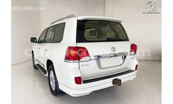 Sayi Imported Toyota Land Cruiser White Mota in Import - Dubai a Ashanti Sayi Imported Toyota Land Cruiser White Mota in Import - Dubai a Ashanti