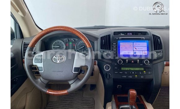 Sayi Imported Toyota Land Cruiser White Mota in Import - Dubai a Ashanti Sayi Imported Toyota Land Cruiser White Mota in Import - Dubai a Ashanti