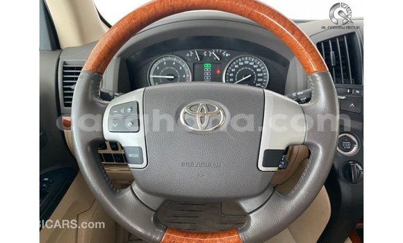 Sayi Imported Toyota Land Cruiser White Mota in Import - Dubai a Ashanti Sayi Imported Toyota Land Cruiser White Mota in Import - Dubai a Ashanti