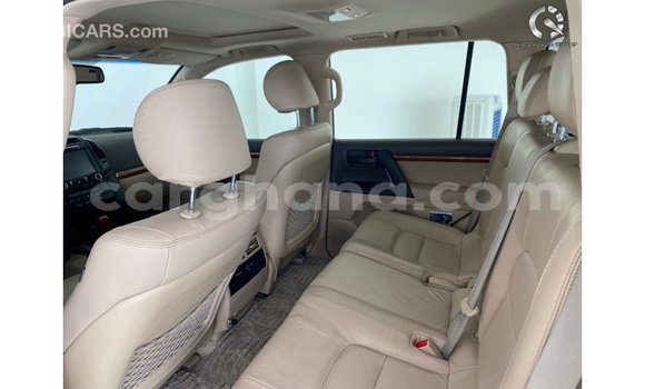 Sayi Imported Toyota Land Cruiser White Mota in Import - Dubai a Ashanti Sayi Imported Toyota Land Cruiser White Mota in Import - Dubai a Ashanti